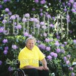 10-06-1996 Koos Alberts at location

[keywords]Eyecontact, Location, Posed, Smiling, Singer, Half Length, Flowers[/keywords]